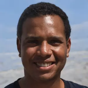 Marcio P.